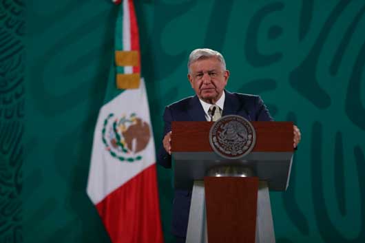 amlo defiende juez