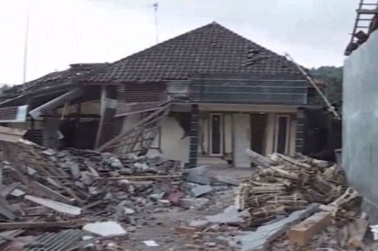 0813 terremoto Indonesia