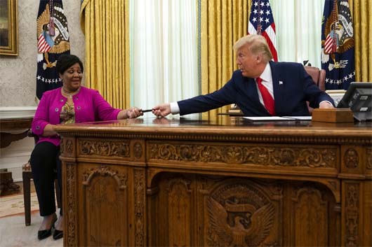 TRUMP CONCEDE PERDON