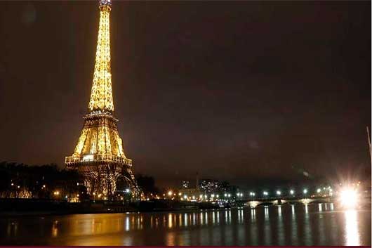 torre eiffel homenajeara