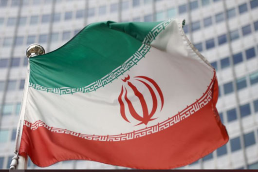 IRAN SUSPENDE COOPERACION UE