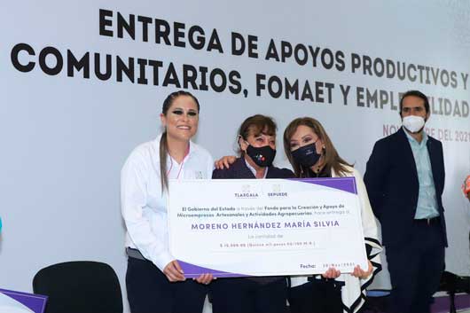 Entregó Lorena Cuéllar apoyos productivos, comunitarios y de empleabilidad