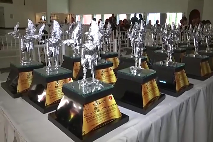 Este fin de semana la Compañía Estatal de Danza Folklórica de Tlaxcala entregó el “Premio Gramy” 