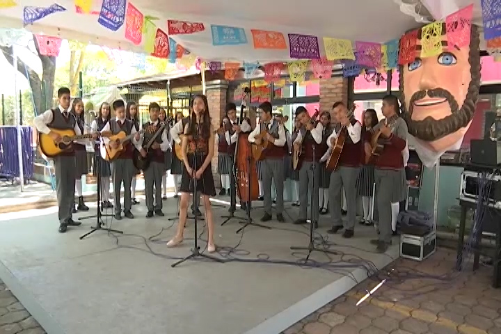 Con un ambiente colorido, música de distintas regiones continúa Expo-venta Artesanal de CAT