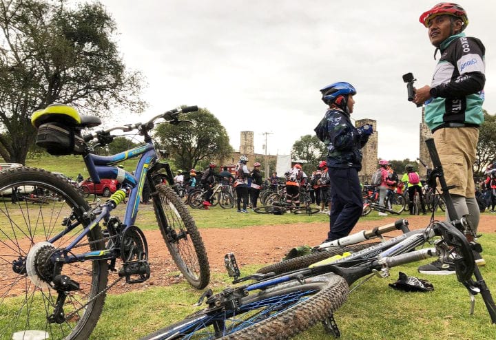 Pedalistas  de cinco entidades participaron en el paseo ciclista de Nanacamilpa