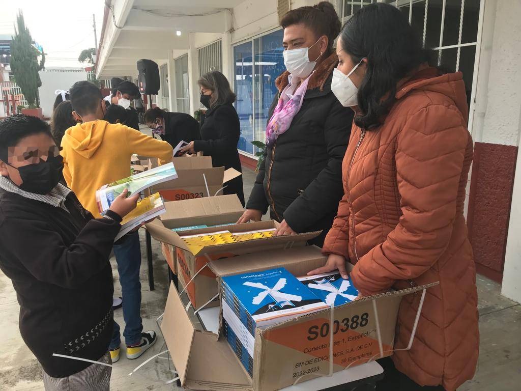 Concluyeron SEPE-USET la distribución de libros de texto para nivel básico