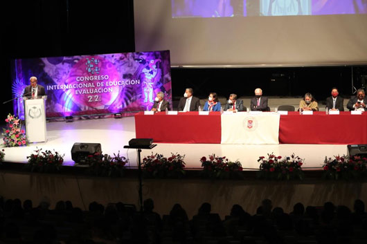 Analizan directivos, docentes y alumnos la evaluación educativa