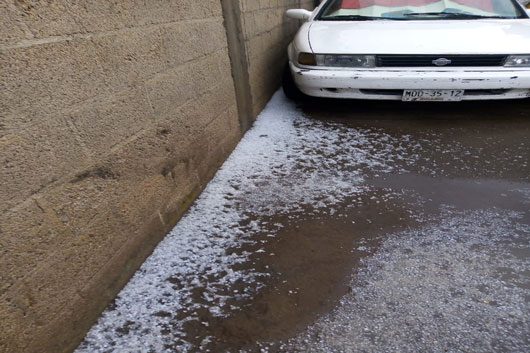 Se moviliza la red municipal de protección civil por granizada en Atltzayanca