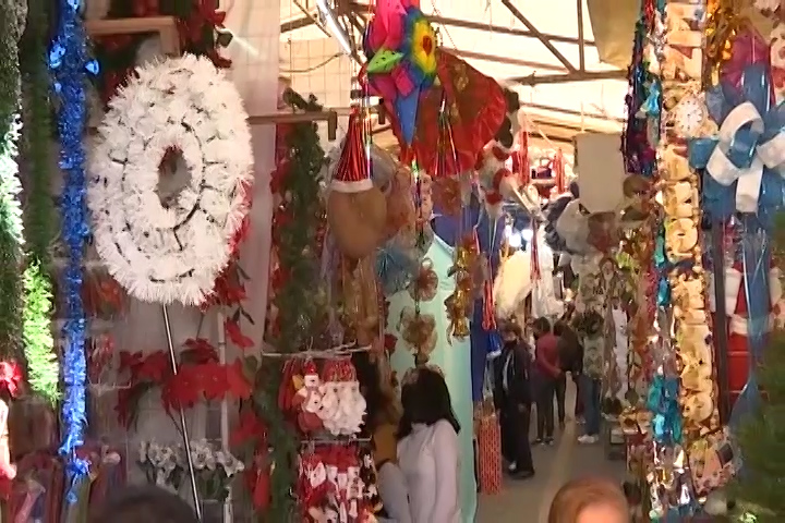 Invitan comerciantes a conocer el Corredor Comercial por la Navidad 2021