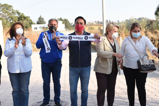 Entrega Ayuntamiento de Tlaxcala adoquinamiento de calles en San Diego Metepec