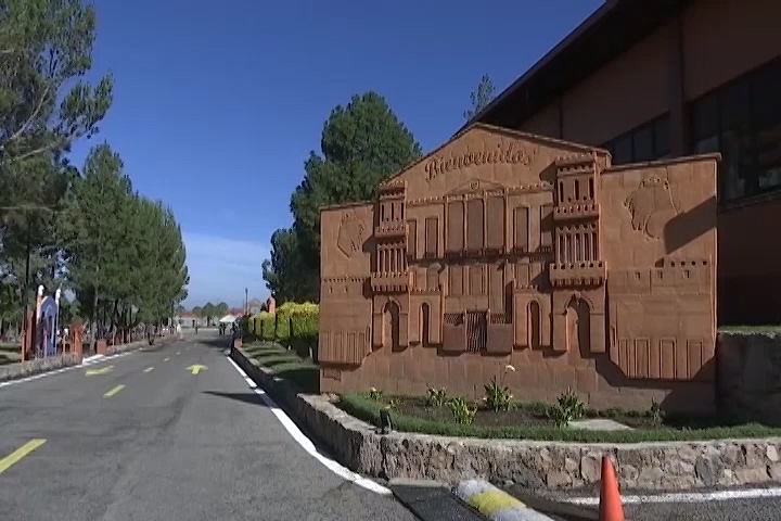 Las puertas de las instalaciones del Quinto Regimiento de Caballería Motorizado y Escuela Militar de Caballería Motorizada  abrieron sus puertas 