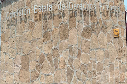 Emite CEDH recomendación a la PGJE por hechos de detención arbitraria y tortura