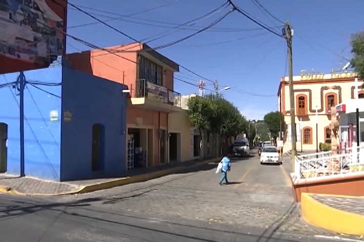 Mejoran vías de comunicación en Santa Cruz Tlaxcala con apoyo del gobierno del estado
