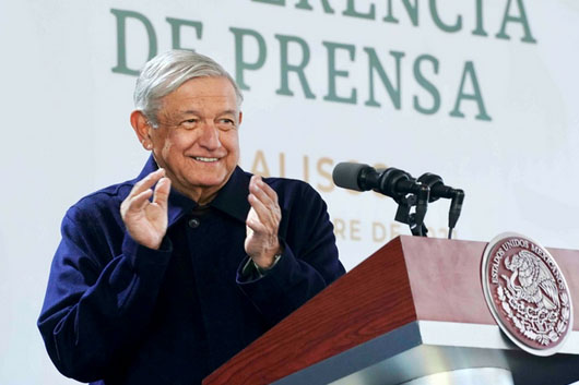 Cumplir derecho a la salud no es comunismo: AMLO