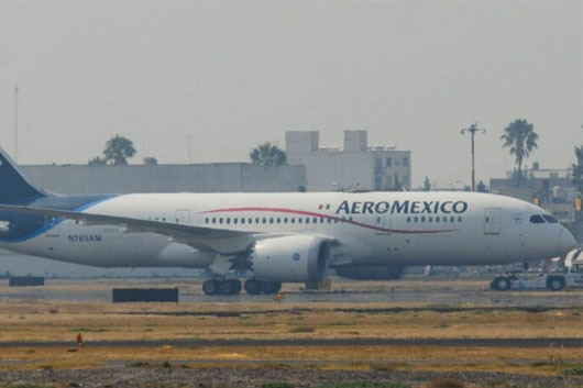 Aeroméxico cancela vuelos por contagios de COVID-19 en su tripulación