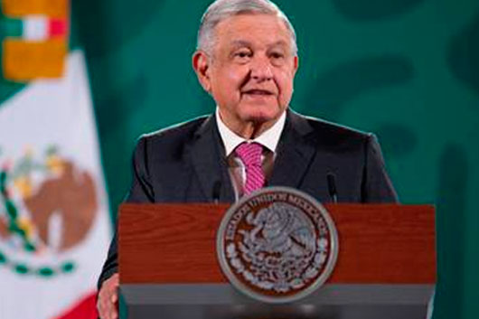 AMLO pide a EU respeto a migrantes y a México