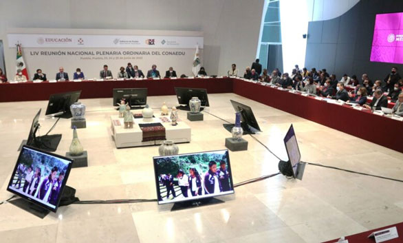 SEP anuncia que se transferirán recursos para programas educativos como el de inglés
