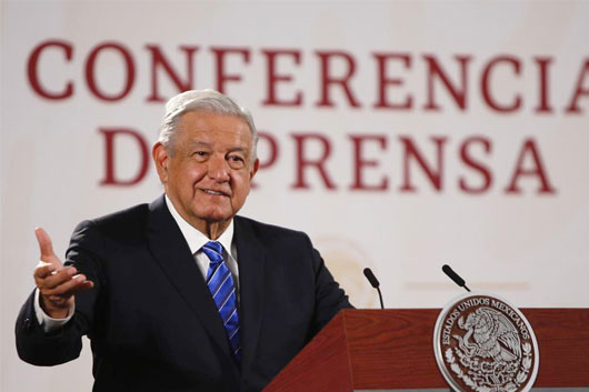  Refrenda AMLO apoyo a Sheinbaum previo a informe sobre L12 