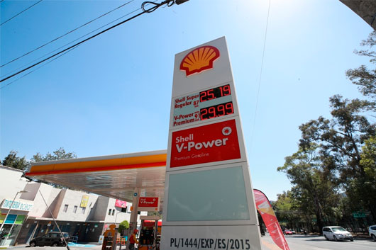 Hacienda absorberá una semana más el IEPS a gasolinas