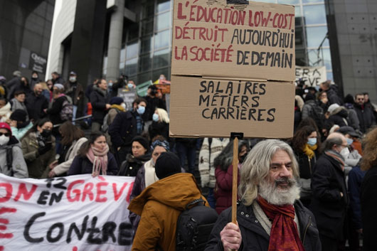 Miles de personas exigen alza al salario mínimo en Francia 