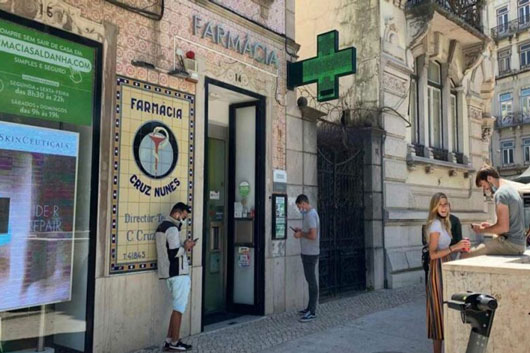 Portugal inicia carrera contrarreloj para frenar la pandemia