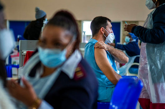 África alcanzaría meta de 70% de vacunación contra covid-19 hasta 2024, advierte la OMS