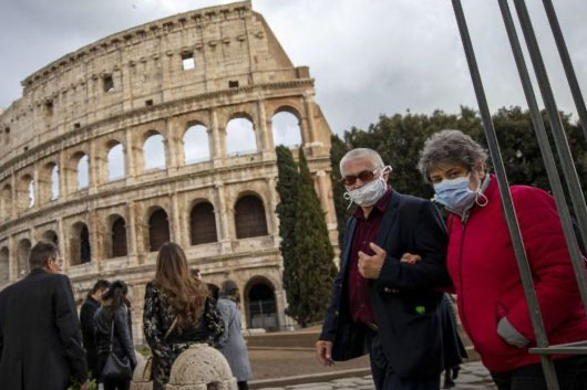 Italia impone la vacunación obligatoria contra COVID a mayores de 50 años
