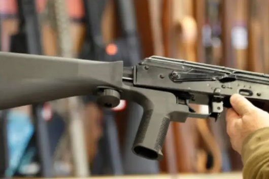Fabricantes de armas en EUA obtuvieron ganancias por más de mil 700 mdd en 10 años