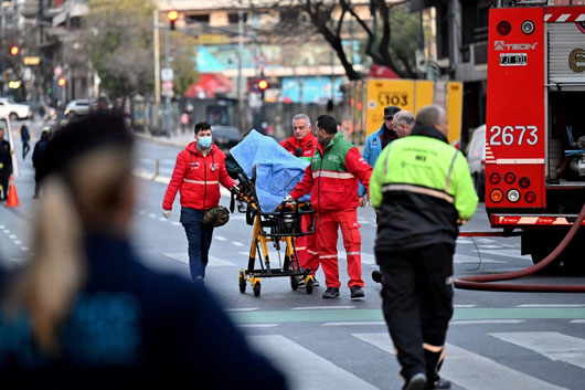 Incendio en edificio de Buenos Aires deja 5 muertos y 35 heridos