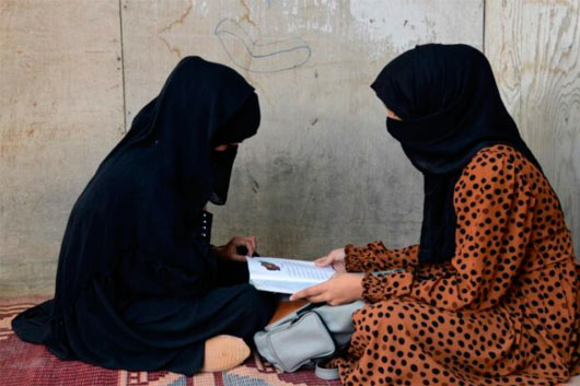 Talibanes rechazan que sus medidas restrictivas estén en contra los derechos de las mujeres