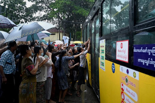 Myanmar libera a extranjeros como parte de una amplia amnistía de prisioneros