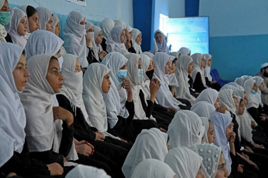 Cinco escuelas reabren sus puertas a niñas en Afganistán
