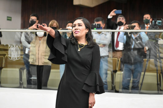 Rinde protesta Johancy Aquiahuatl como titular del Órgano Interno de Control del ITE