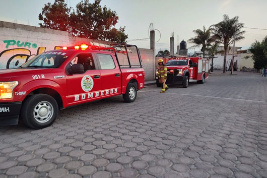 Atiende bomberos explosión de pirotecnia
