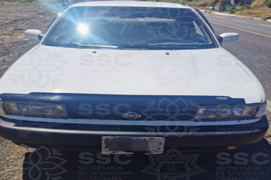 Asegura SSC vehículo con aditamentos policiales
