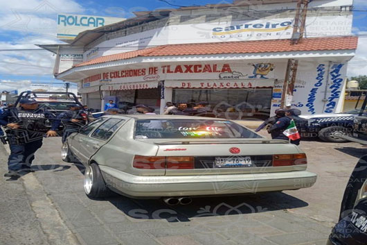 Asegura SSC vehículo con aditamentos policiales en Zacatelco 