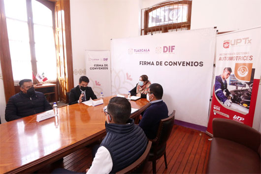 Firmó SEDIF convenio con la UPTX para el desarrollo de programas y proyectos