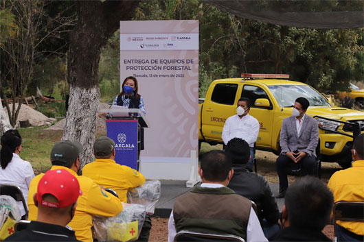 Encabezó Lorena Cuéllar entrega de uniformes, equipos de protección y herramientas a brigadistas de la CONAFOR