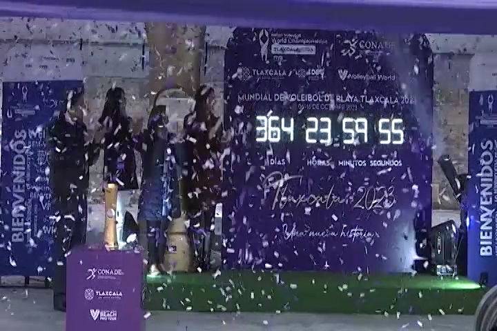 Enciende Gobernadora Lorena Cuéllar reloj que marca la cuenta regresiva para el Mundial de Voleibol de Playa Tlaxcala 2023