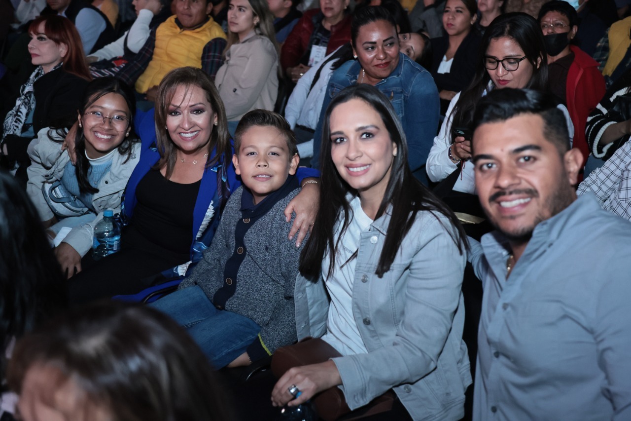 Asistió gobernadora a la primera presentación del foro del artista de la “Gran Feria de  Tlaxcala 2022”
