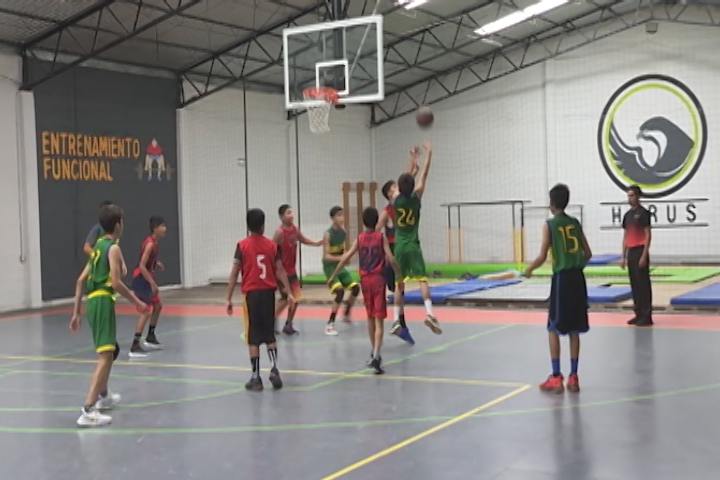 Buscan trascender equipos participantes en la Liga Estudiantil de Baloncesto