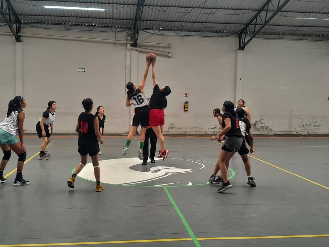 La liga estudiantil de baloncesto estrena sede 