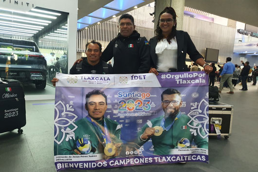 Medallistas parapanamericanos regresan a suelo tlaxcalteca