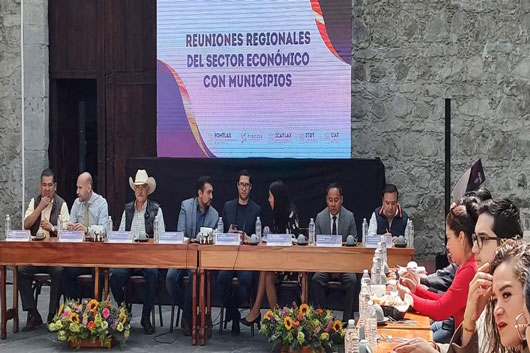 Reúne SEDECO a titulares del sector económico con alcaldes de la zona oriente del estado