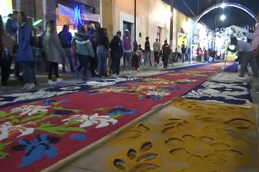 Celebran Huamantlecos la  tradicional “Noche que Nadie Duerme”