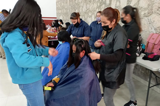 Gobierno ofreció talleres gratuitos a mil 56 mujeres para su empoderamiento económico