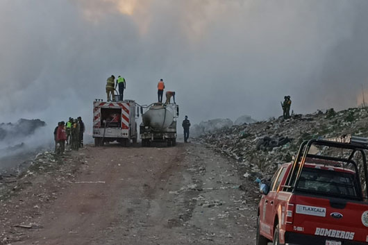 Registra CEPC 90 por ciento de avance para sofocar incendio en relleno sanitario de Panotla