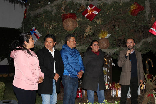 Realizó Secretaría de Medio Ambiente encendido de árbol navideño