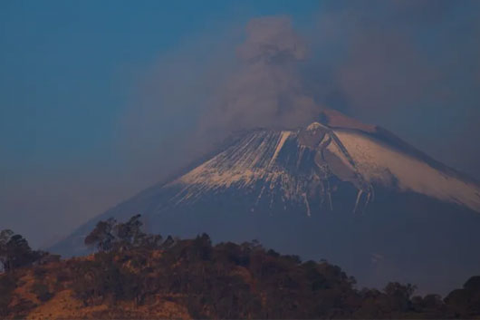  Volcán Popocatépetl emitió 162 exhalaciones, 5 explosiones, un sismo y tremor