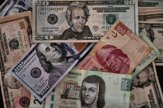 El peso se aprecia en 0.03%; cotiza en 18.65 por dólar